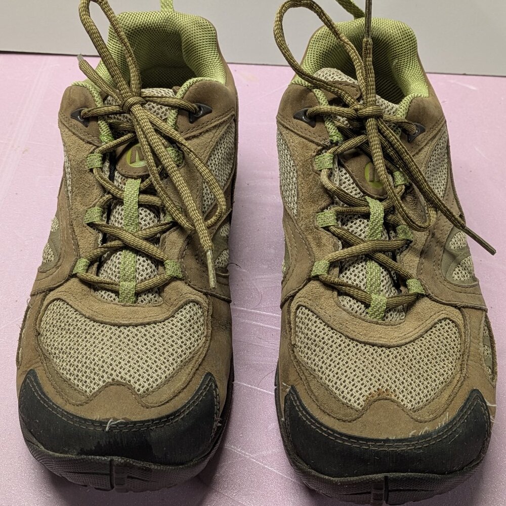 Women's Merrell Kangaroo Hiking Shoe size 10